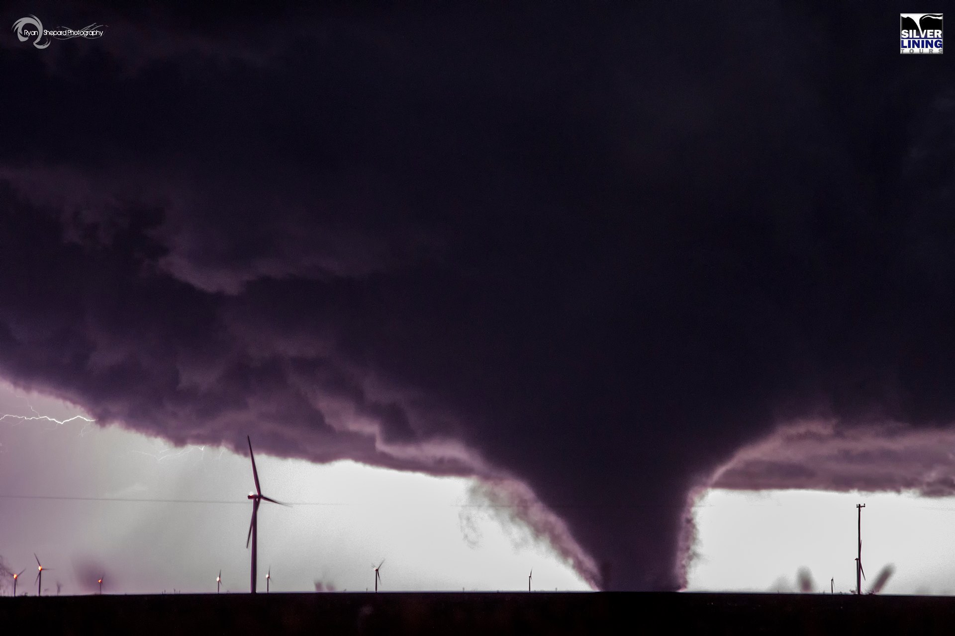 Tornado 7 South of Pampa from North NW of Groom
