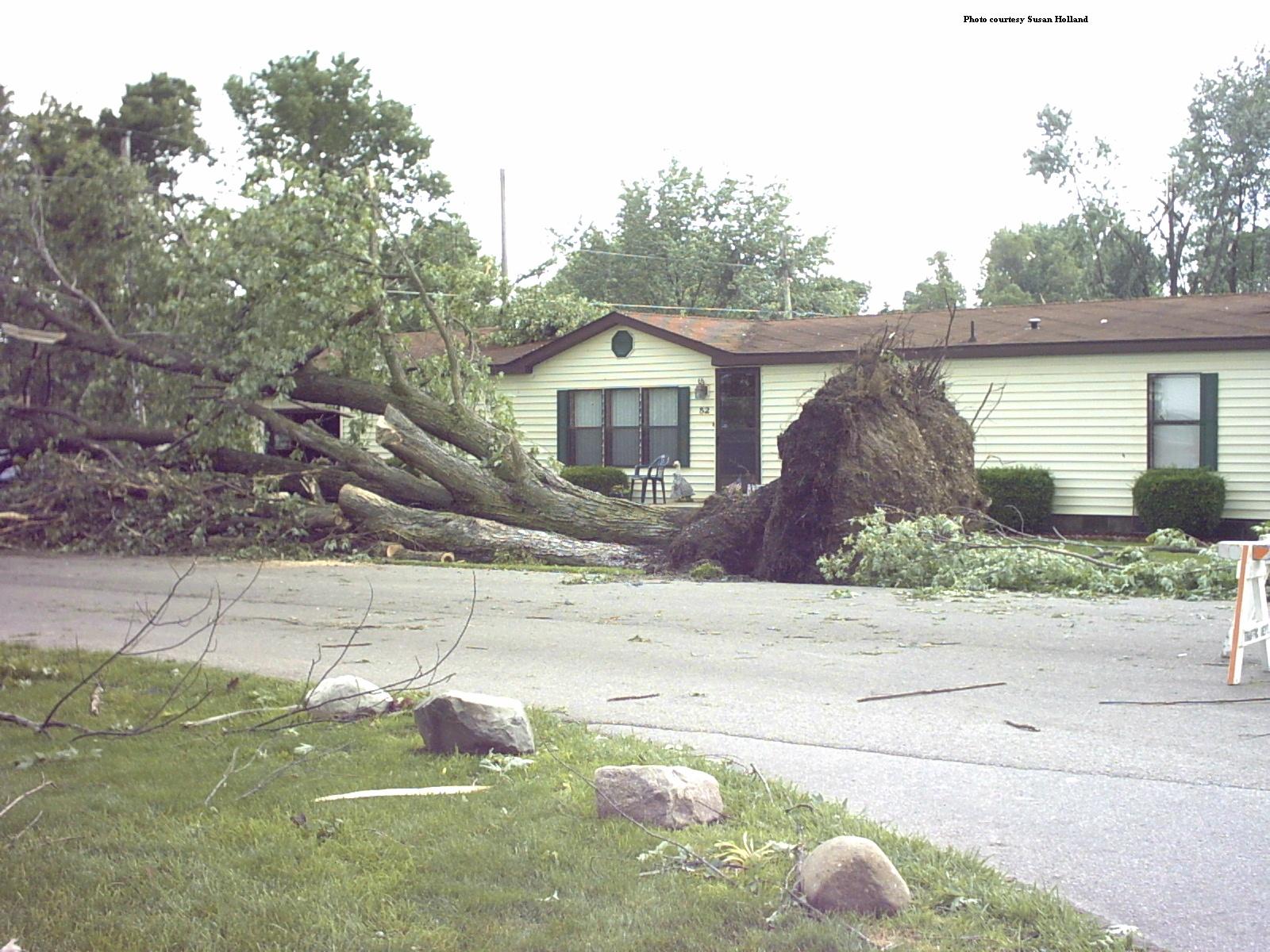 Peru tornado damage May 30, 2004